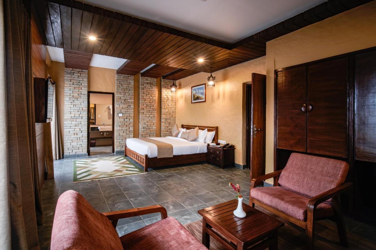 Bar Peepal Resort Ποκάρα Εξωτερικό φωτογραφία A room at the resort