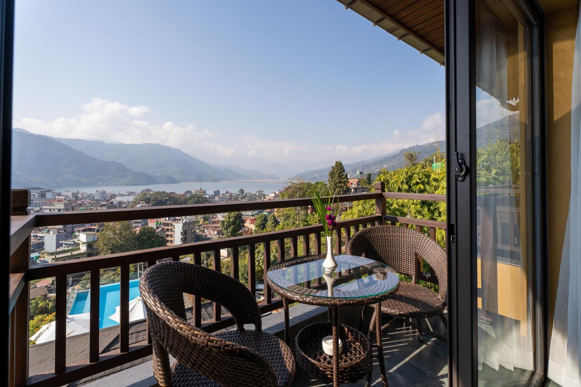 Bar Peepal Resort Ποκάρα Εξωτερικό φωτογραφία A view of Lake Biwa from a guest room
