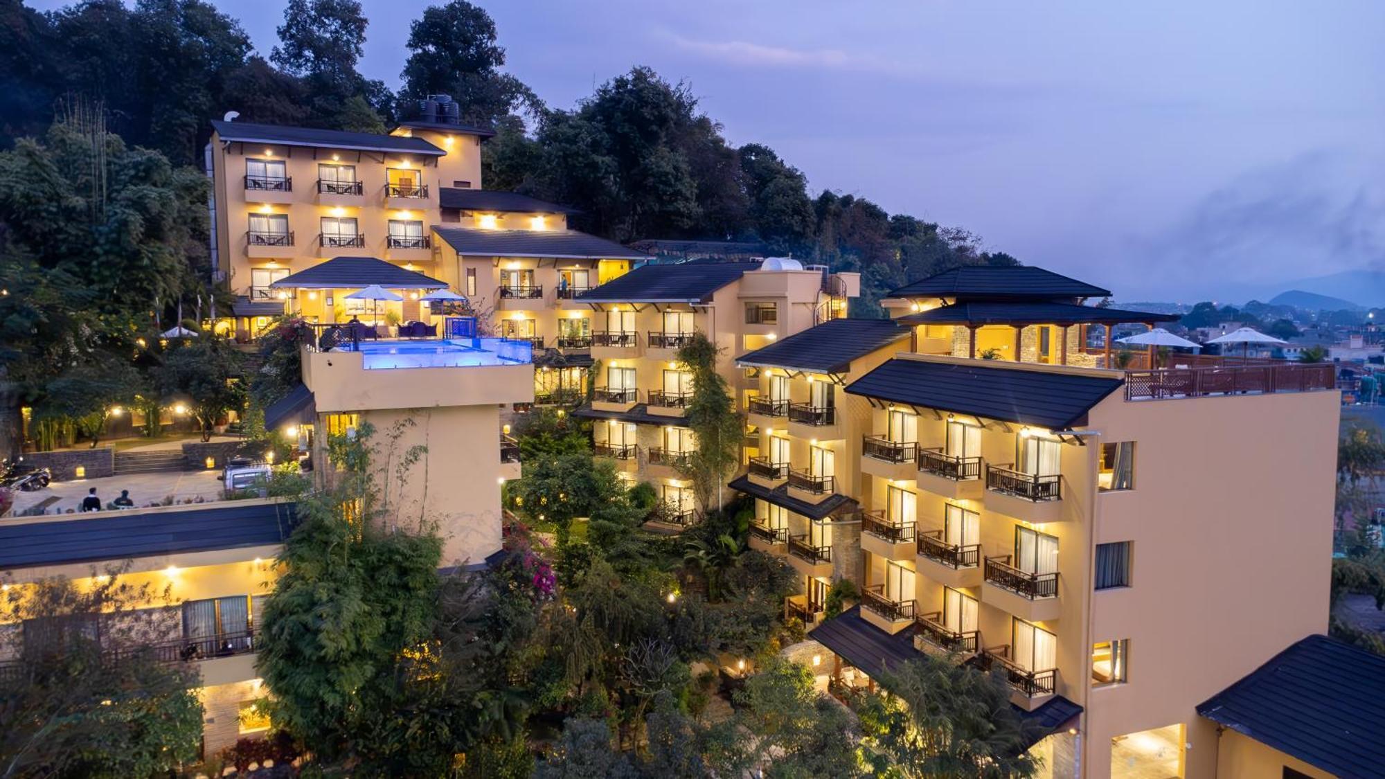 Bar Peepal Resort Ποκάρα Εξωτερικό φωτογραφία The Royal