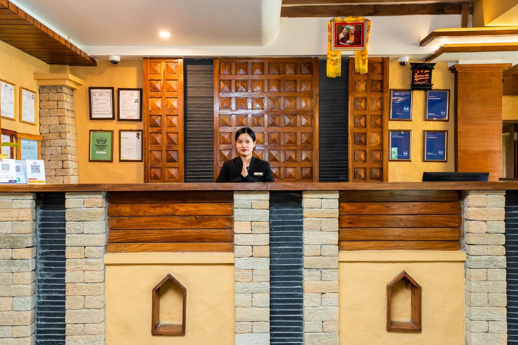 Bar Peepal Resort Ποκάρα Εξωτερικό φωτογραφία Reception at the hotel